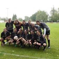 Das Medienteam „News-Balls“ mit Michael Konsel (hinten, 2. von rechts), der für das Österreichische Nationalteam 43 Länderspiele bestritten hat.